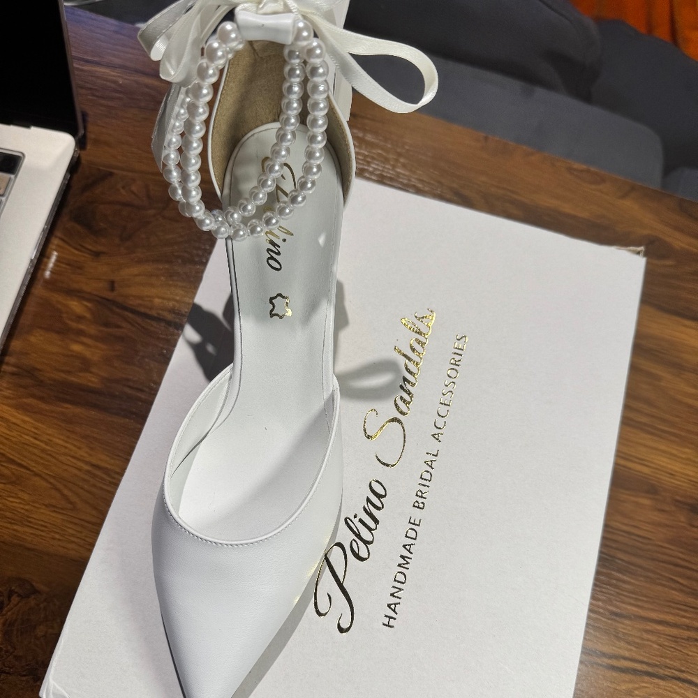 Pelino Bridal shoes. 2.3 inch block heel. Size 38 Handmade in Greece 🇬🇷